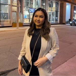 Meet your Posher, Lauren